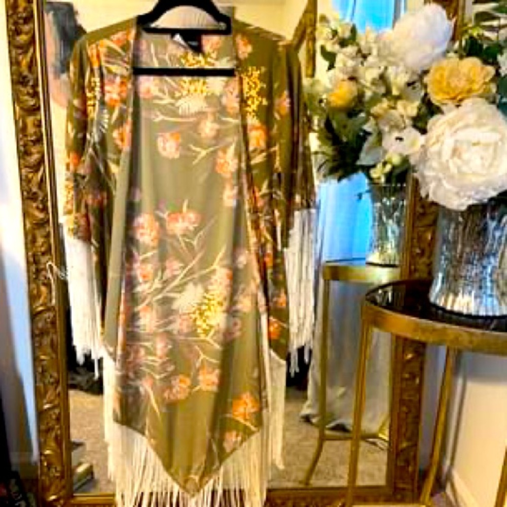Floral Fringe Kimono (MINKPINK)